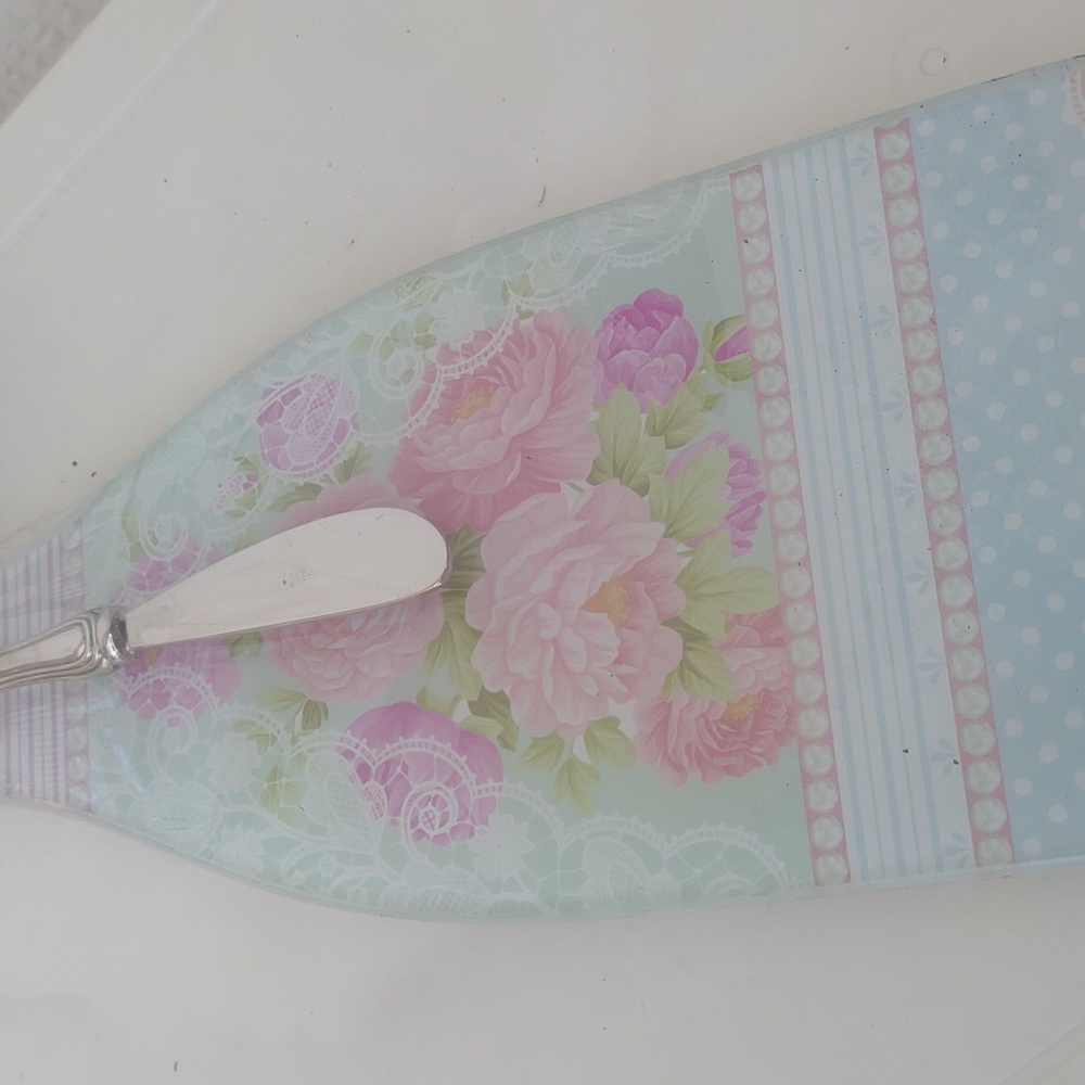 Floral Cheese Board with Spreader 🆕 - Picture 8 of 8